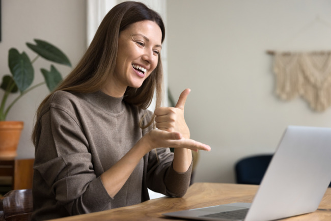 Atendimento acessível para pessoas surdas